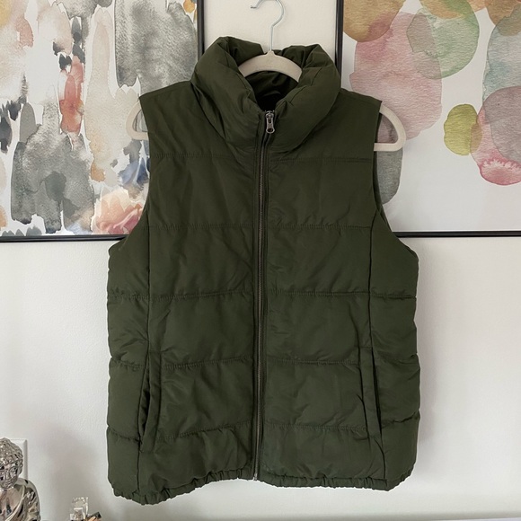 Forest Green Puffer Vest - Picture 1 of 2